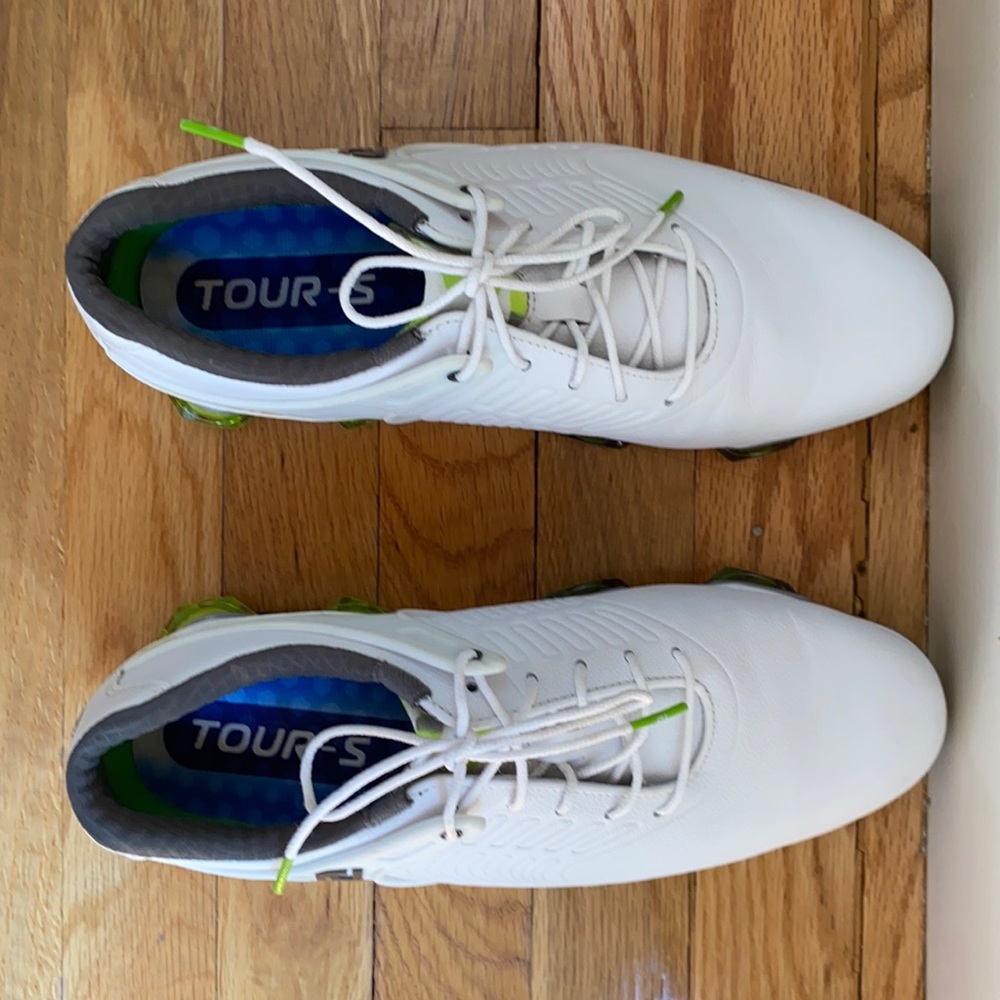 Never worn men’s golf shoes